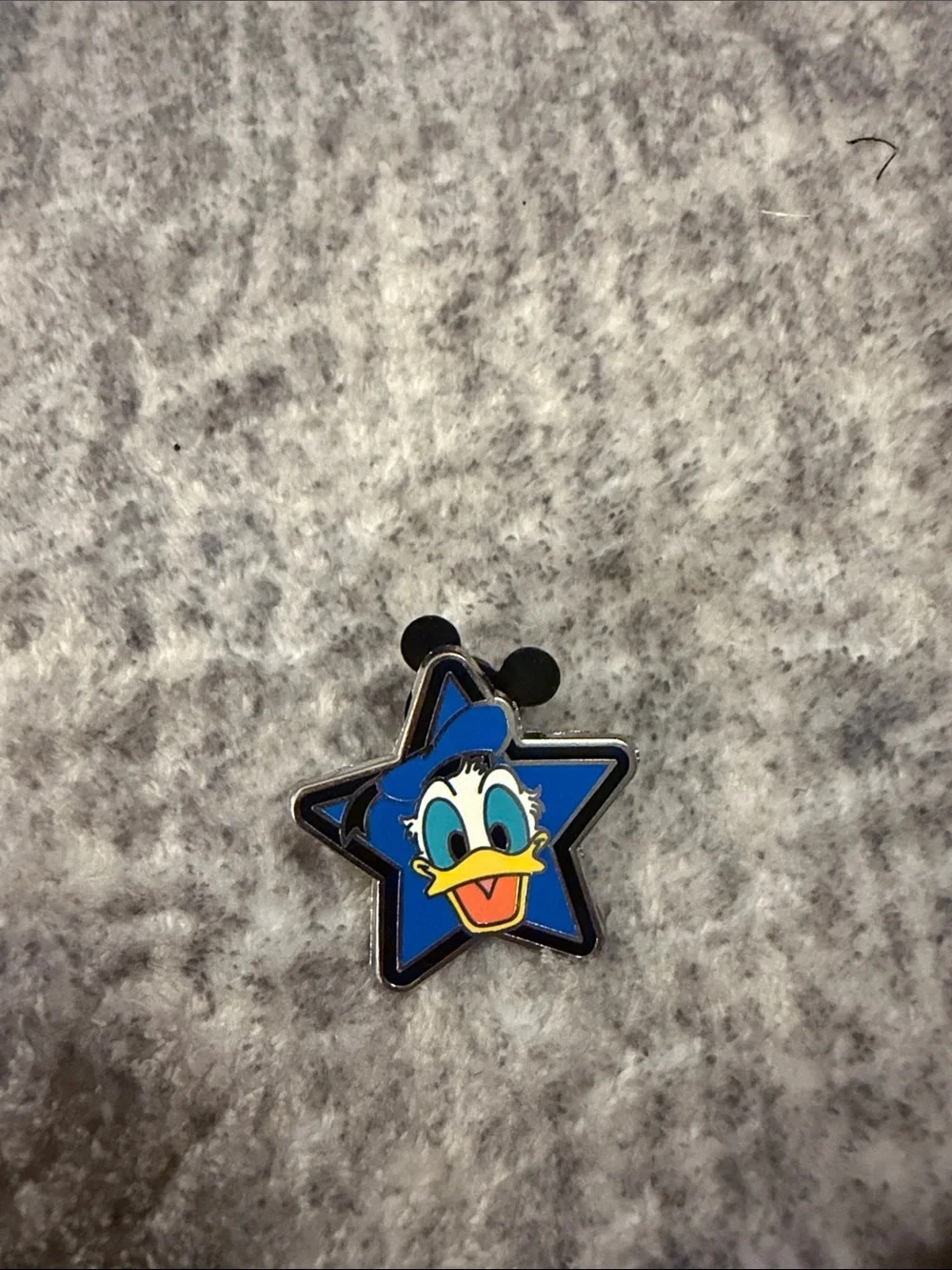 Disney pins Donald Enamel Pin Set - Blue, Red, White, Yellow